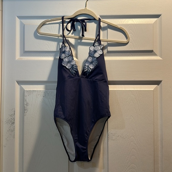 Victoria's Secret Pink Navy Strappy Floral Halter One Piece Swimsuit M - Picture 2 of 8